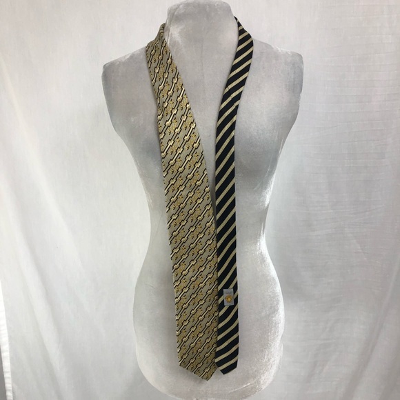 Gianni Versace Vintage100% Silk tie Black/Gold